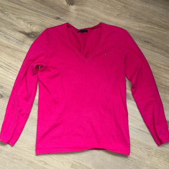 Tommy Hilfiger V Neck Sweater - Picture 1 of 2